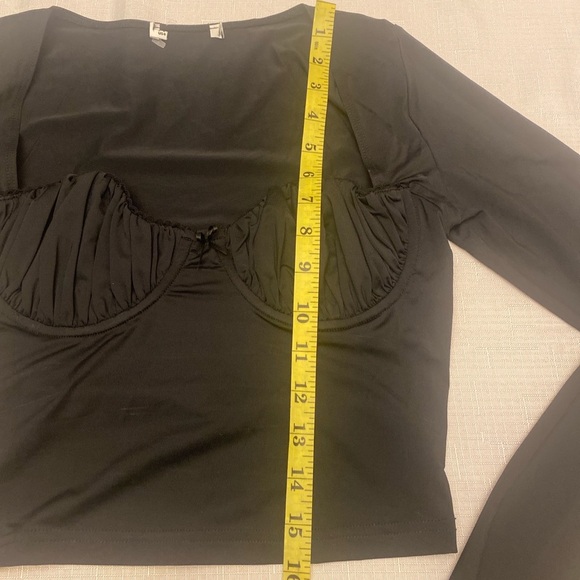 Princess Polly Black Fitted Long Sleeve Crop top - Picture 4 of 9